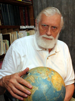 Физик и астроном Кирилл Бутусов
